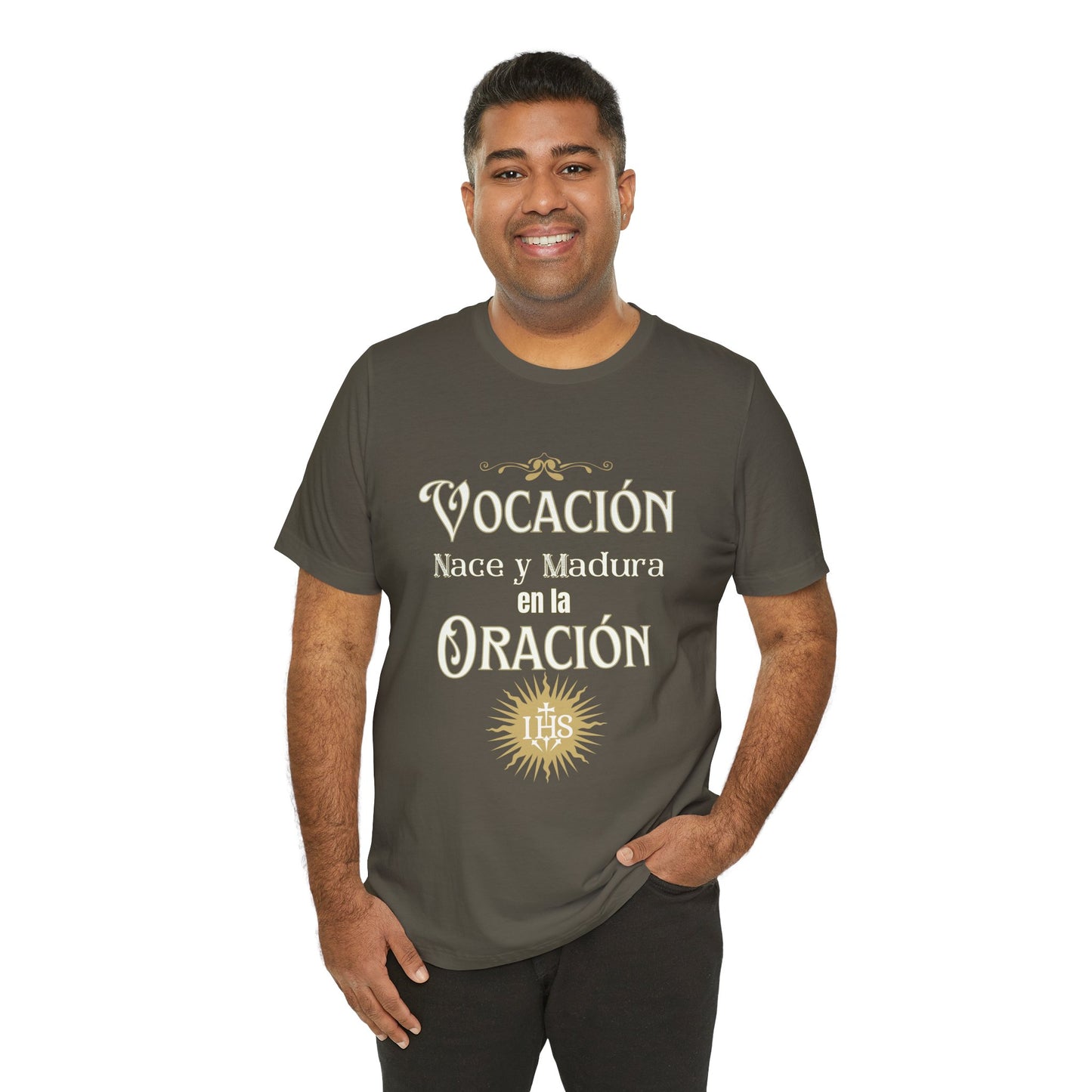 Vocación T-Shirt – "Vocación nace y madura en la oración"